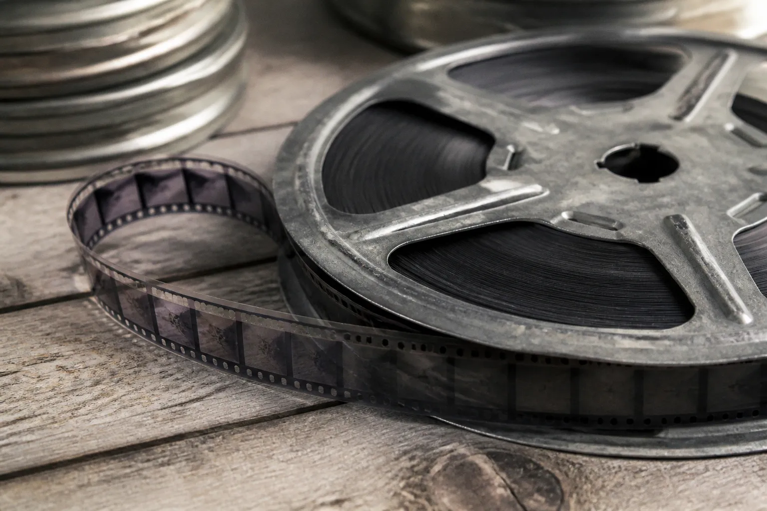 Полный календарь сериальных премьер 2026 года: навигатор по стримингам и ТВ